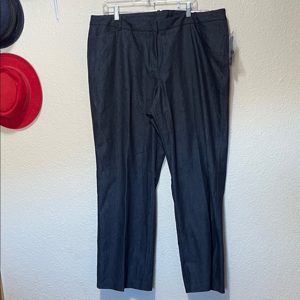Worthington Women's Dark Navy Denim Curvy Fit Trousers. NWT. Size 20W.